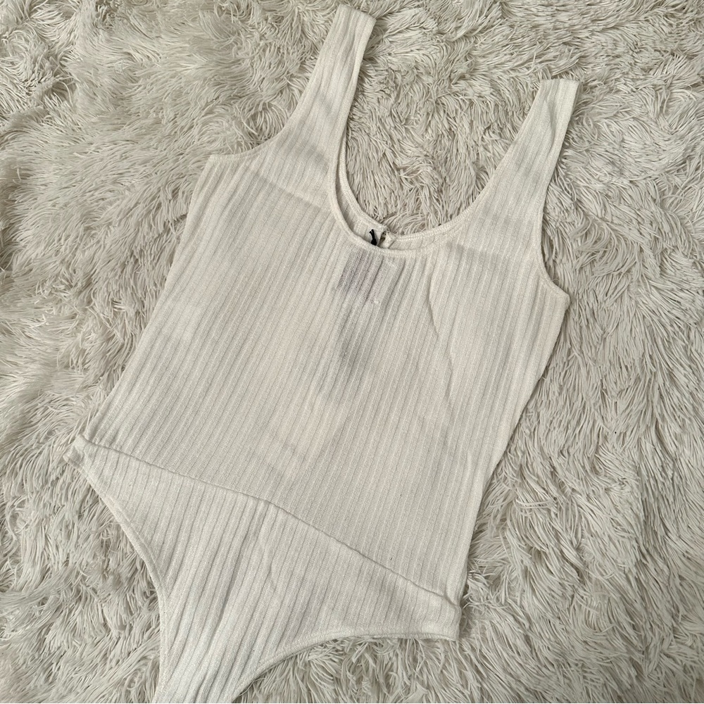 Privacy Please Gyle White Button-Front Ribbed Bodysuit Small - Picture 9 of 9